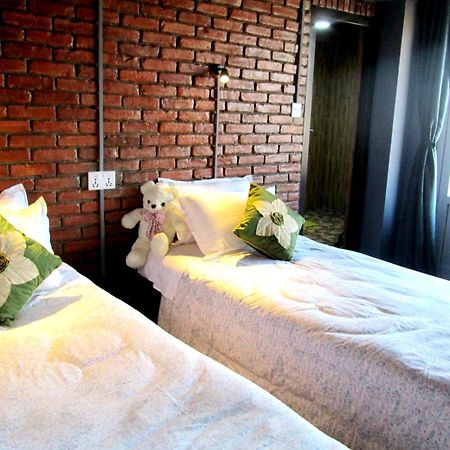 Cafe Beyond And Guest House Bhaktapur Exterior photo
