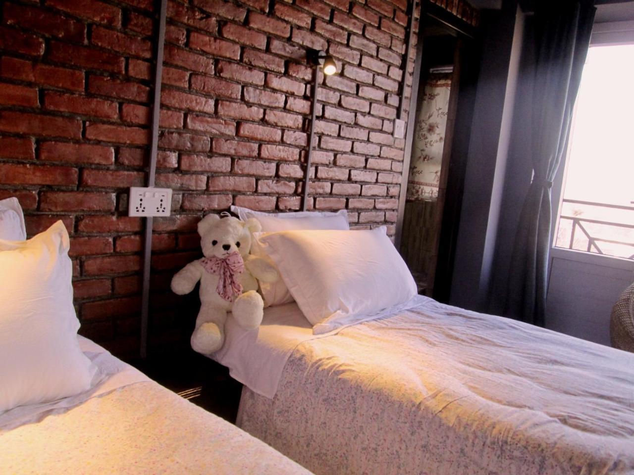 Cafe Beyond And Guest House Bhaktapur Exterior photo